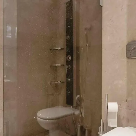 Apartment With A Terrace And Snooker 아파트