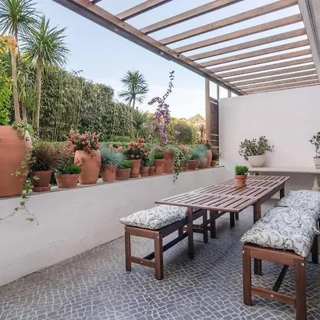Apartment With A Terrace And Snooker